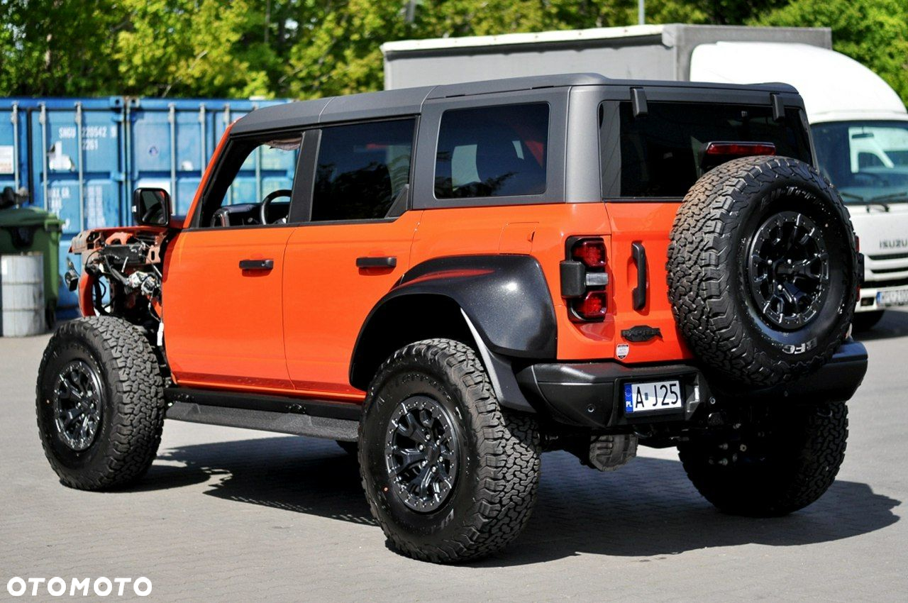 Ford Bronco - 2