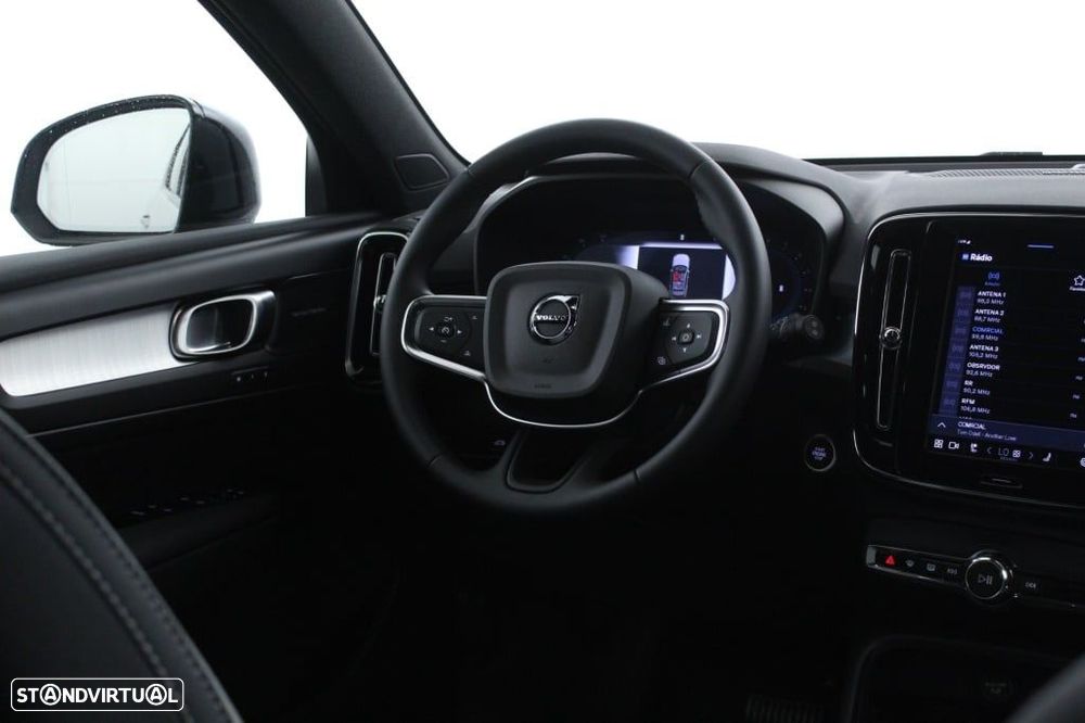 Volvo XC 40 2.0 B3 Plus Dark - 17