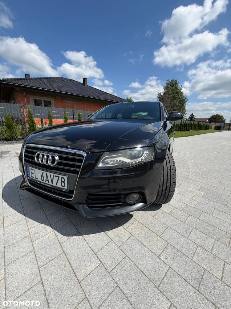 Audi A4 Limousine - 8