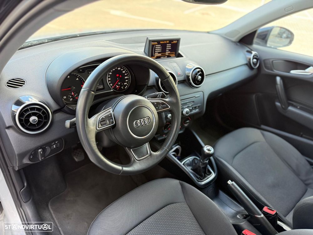 Audi A1 Sportback 1.6 TDI S-line - 16
