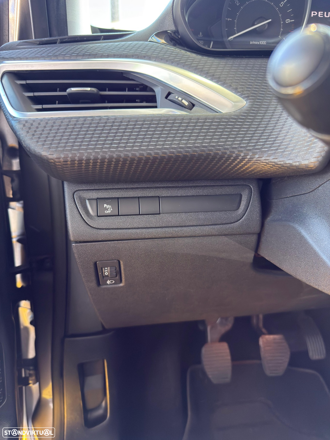 Peugeot 208 82 VTI Allure - 23