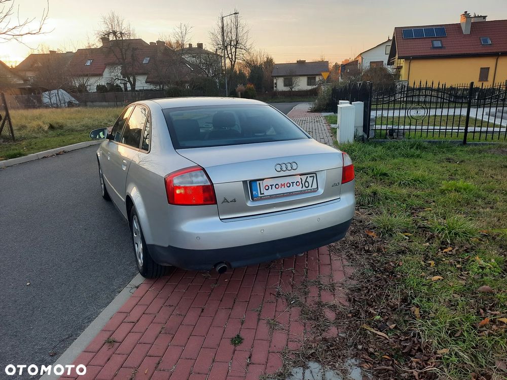 Audi A4 Limousine - 13