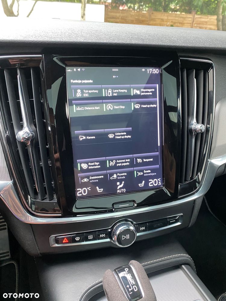 Volvo V90 D5 SCR AWD R-Design - 17