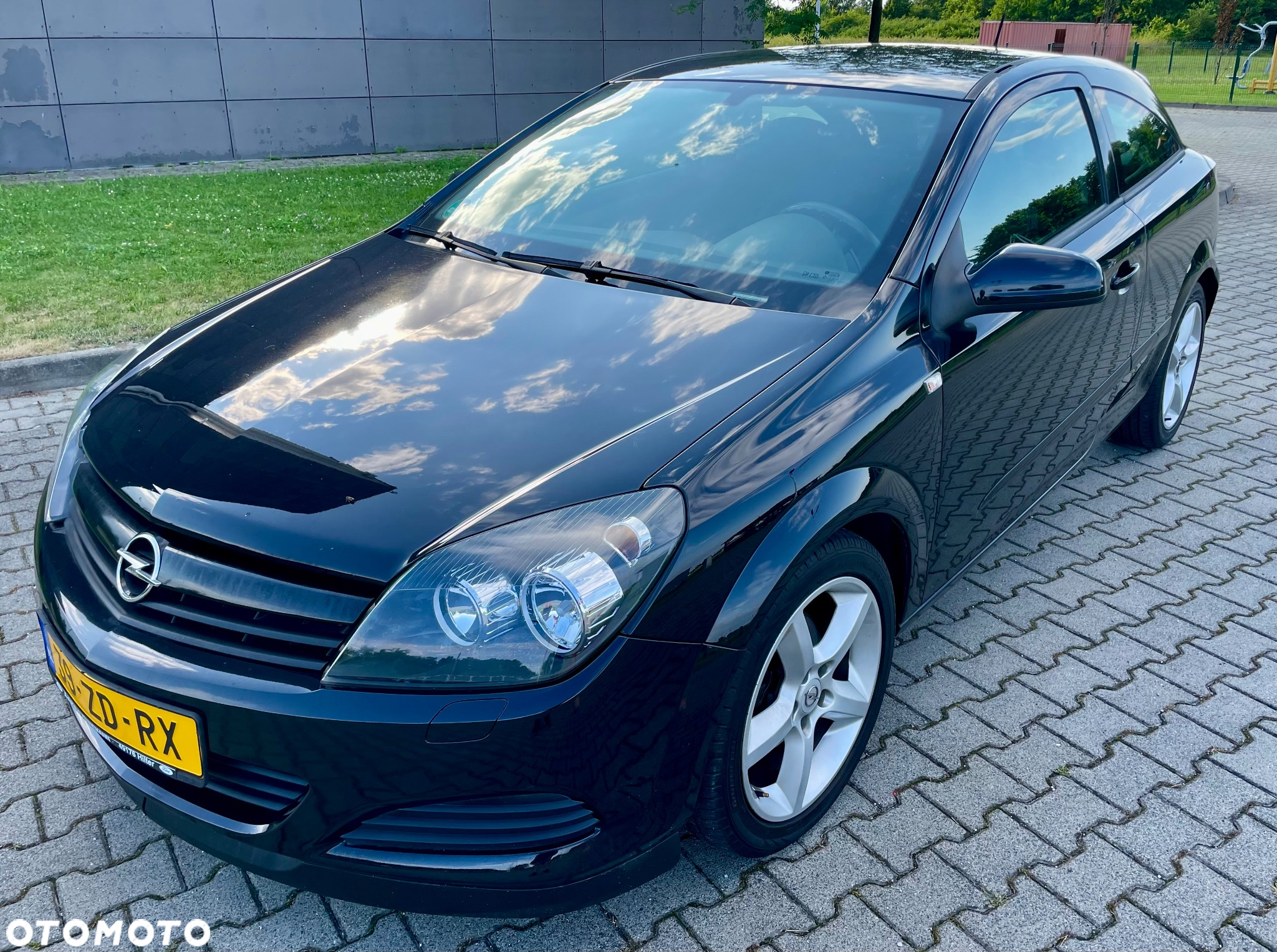 Opel Astra III GTC 1.6 Sport - 2