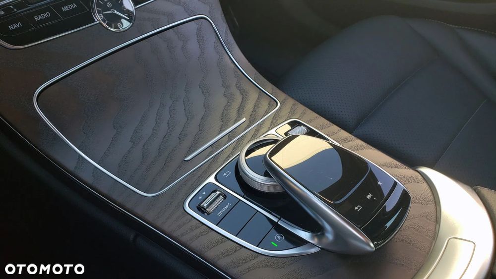 Mercedes-Benz Klasa C 300 9G-TRONIC AMG Line - 15