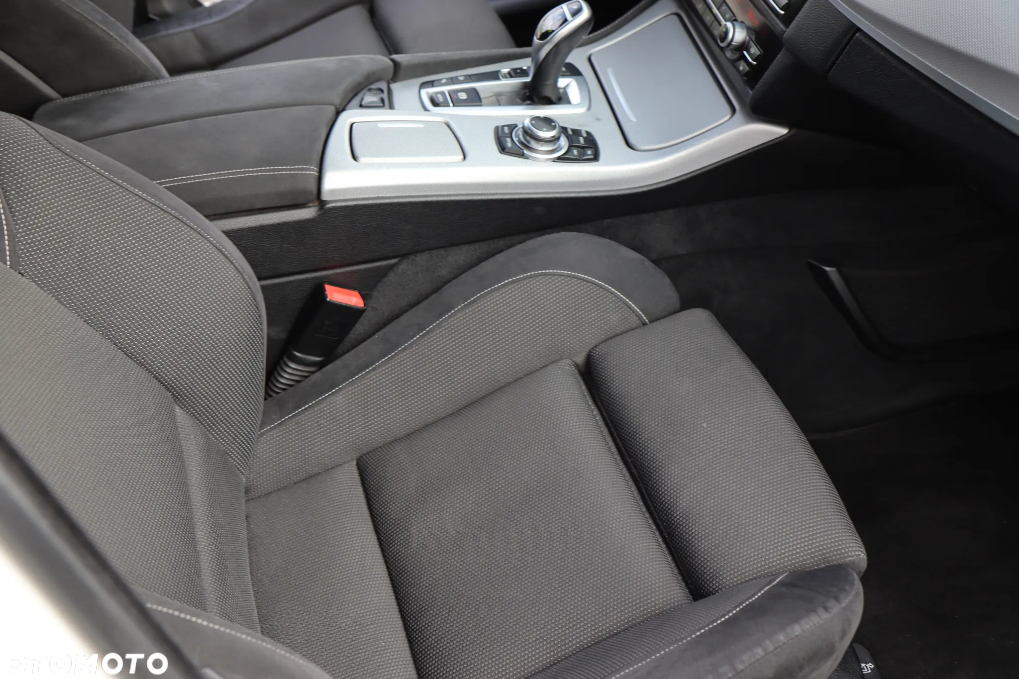 BMW Seria 5 525d xDrive - 12