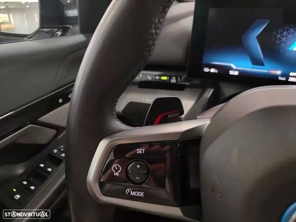 BMW i5 Touring eDrive40 - 52