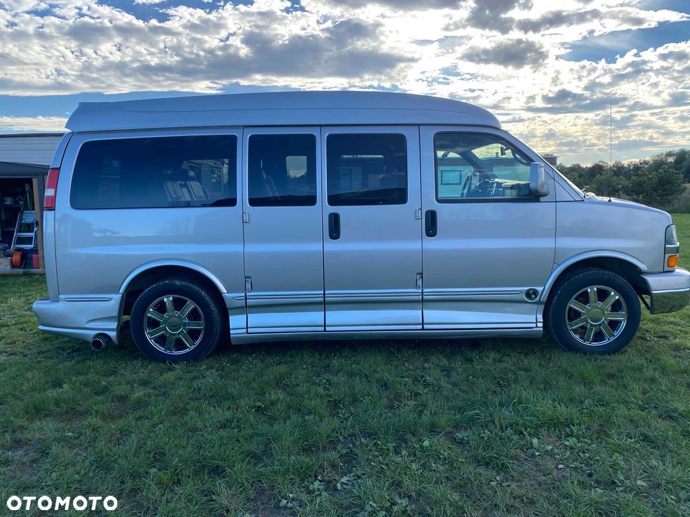 Chevrolet Express - 5