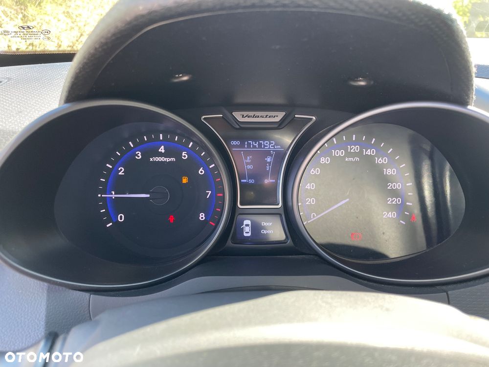 Hyundai Veloster 1.6 Turbo Style - 17
