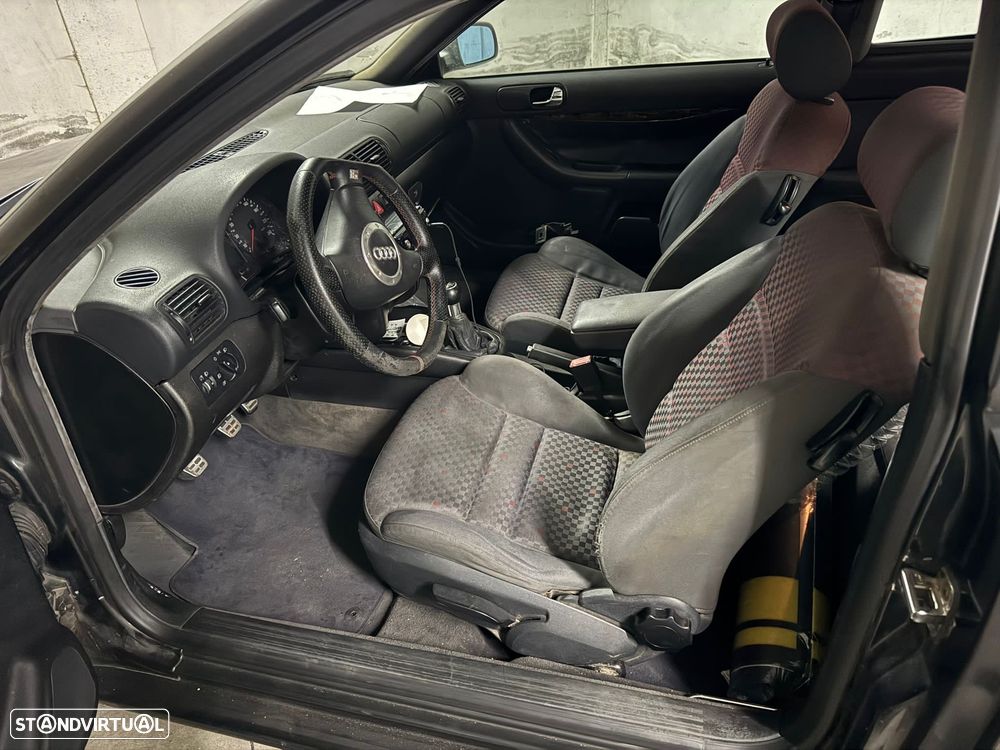 Audi A3 1.8 Sport Turbo - 4