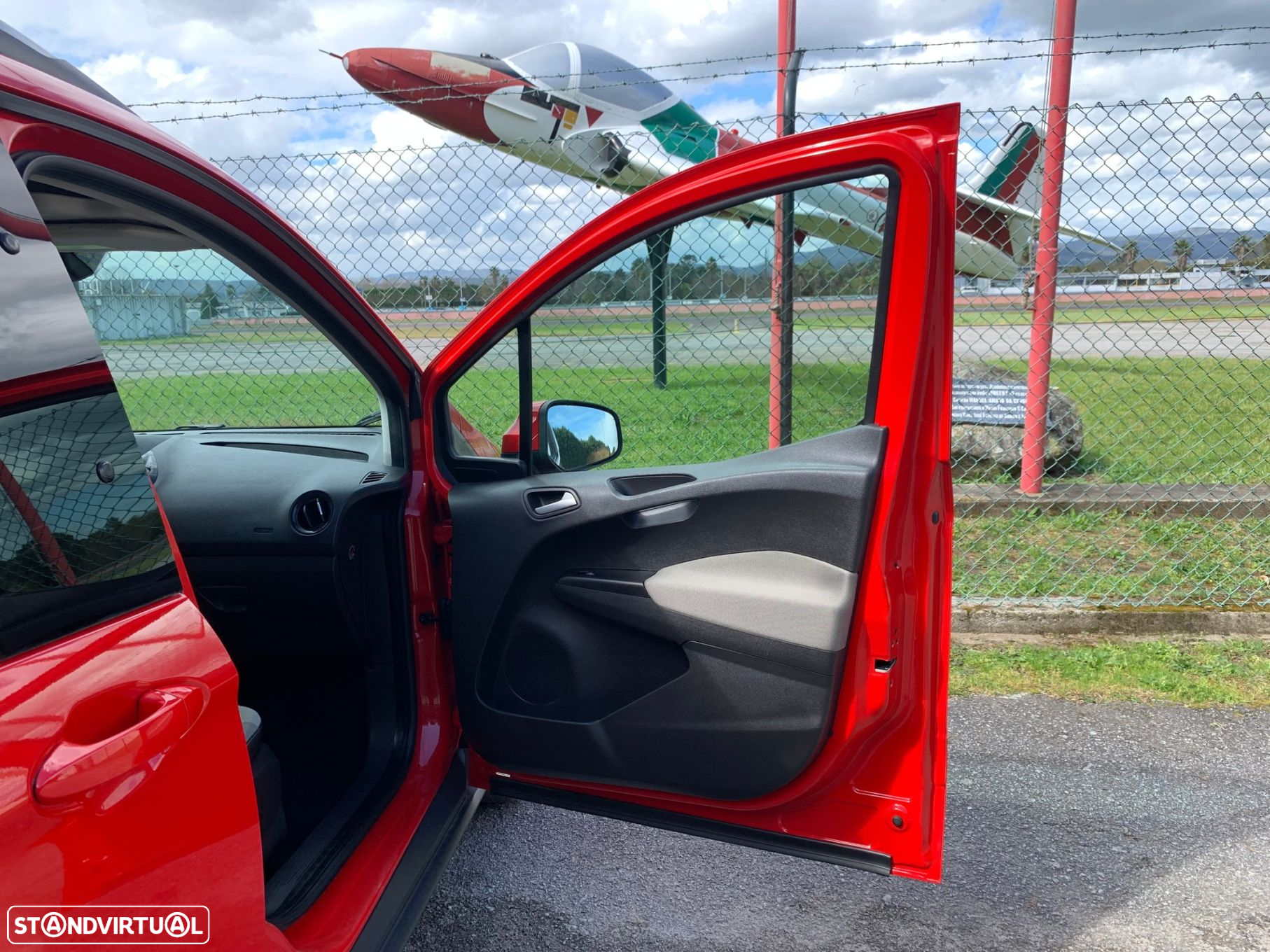 Ford Tourneo Connect 1.0i EcoBoost Titanium - 40