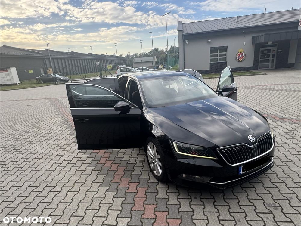 Skoda Superb 2016 photo 2