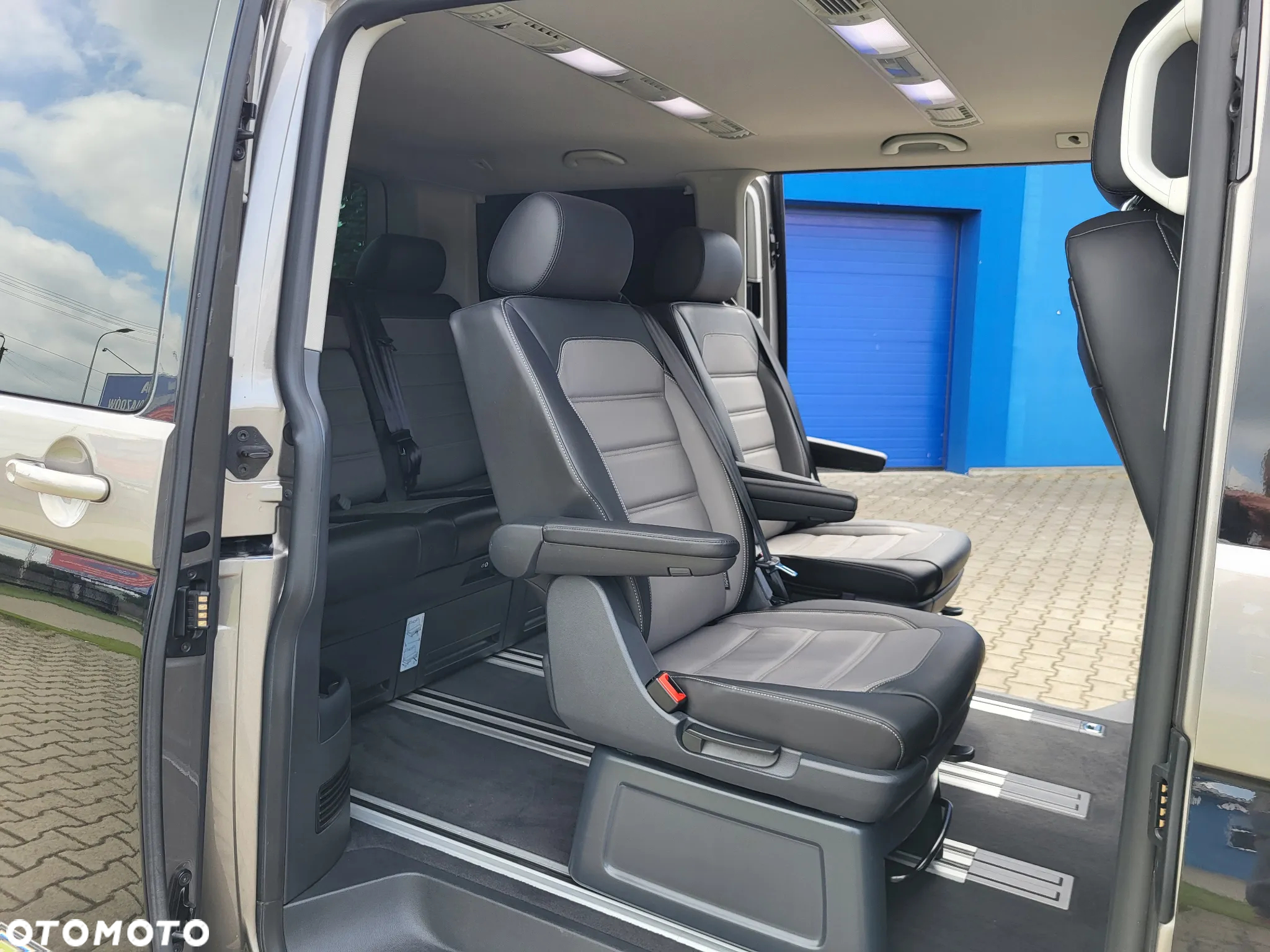 Volkswagen Multivan 6.1 2.0 TDI L1 Highline 4Motion DSG - 17