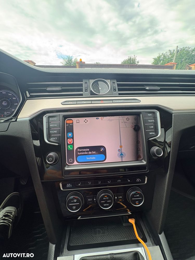 Volkswagen Passat 2.0 TDI Highline - 16