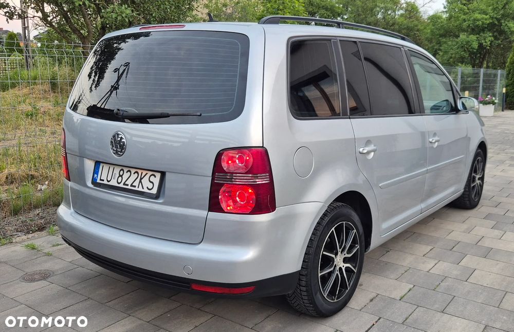 Volkswagen Touran 1.6 - 2