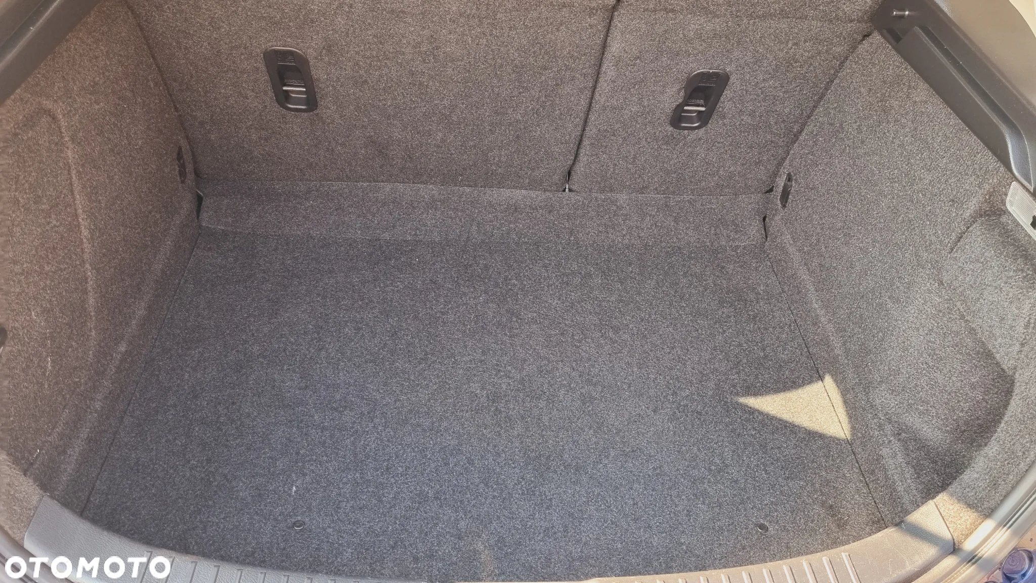 Mazda 3 1.6 Exclusive + - 25