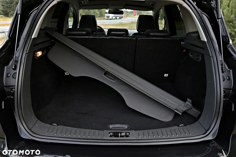 Ford Kuga 2.0 TDCi 2x4 Titanium - 37