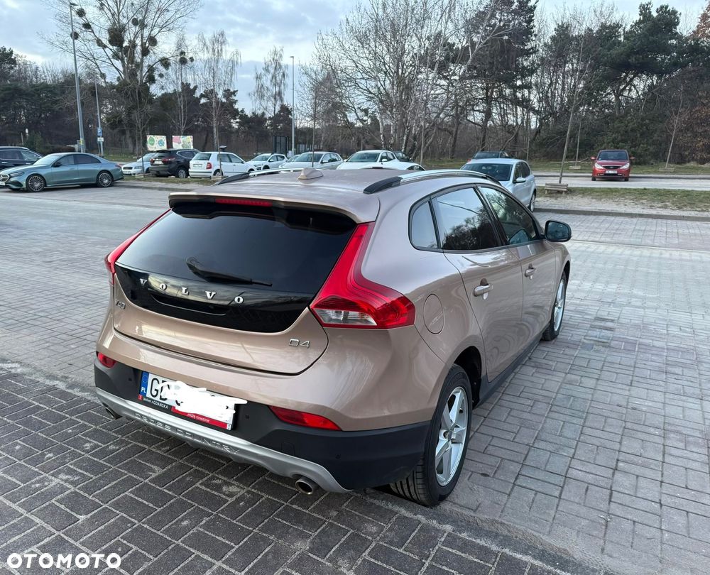 Volvo V40 Cross Country - 4