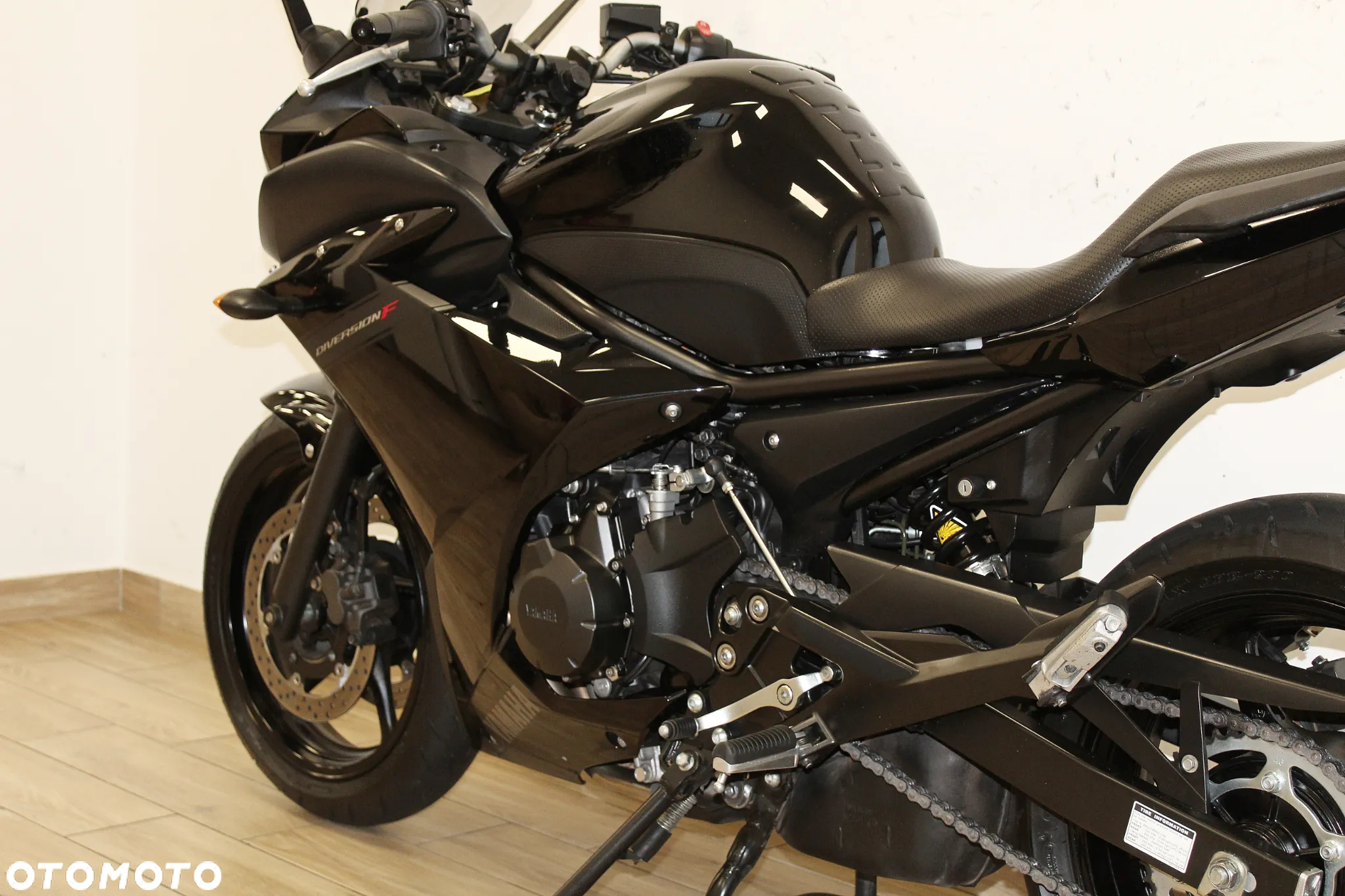 Yamaha XJ - 16