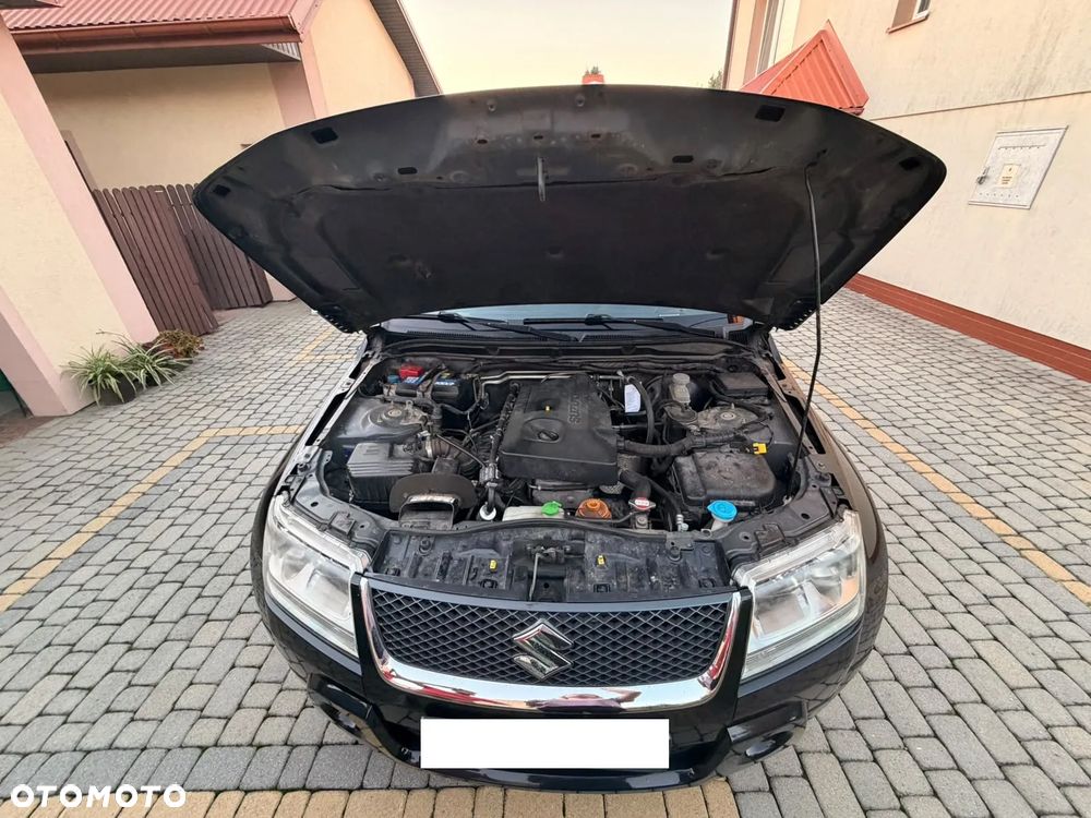 Suzuki Grand Vitara 2.0 Comfort + Family - 3