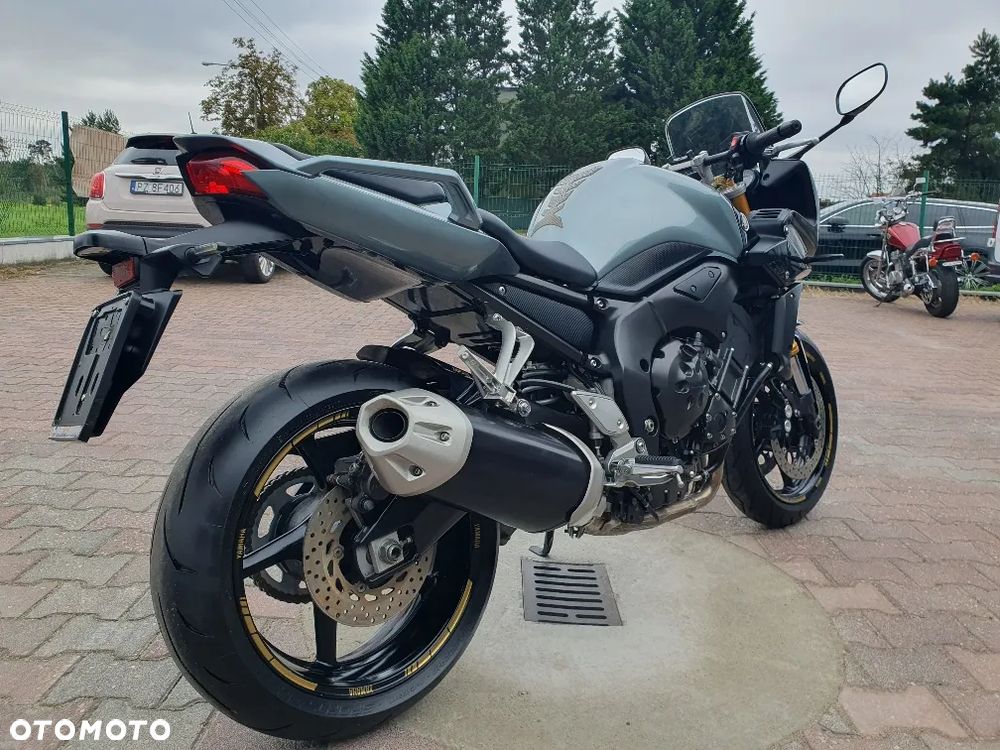 Yamaha FZ - 27