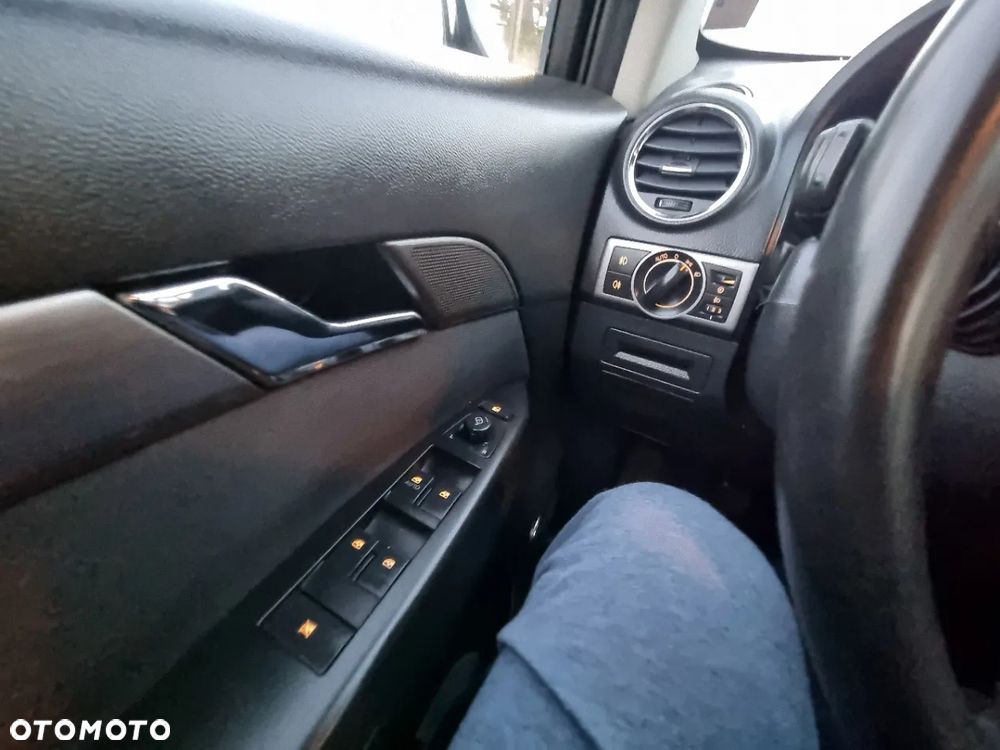 Opel Antara 2.0 CDTI 4x4 Navi - 24