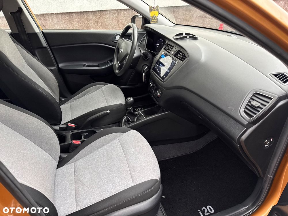 Hyundai i20 - 17