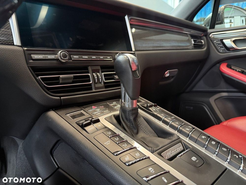 Porsche Macan - 30