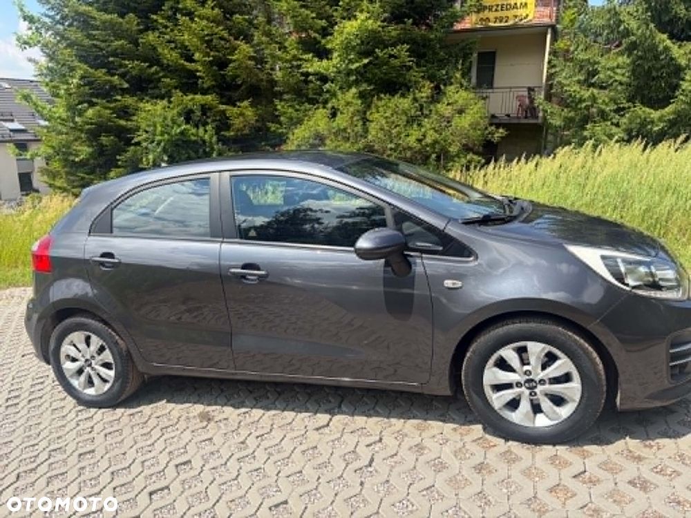 Kia Rio 1.2 L - 3