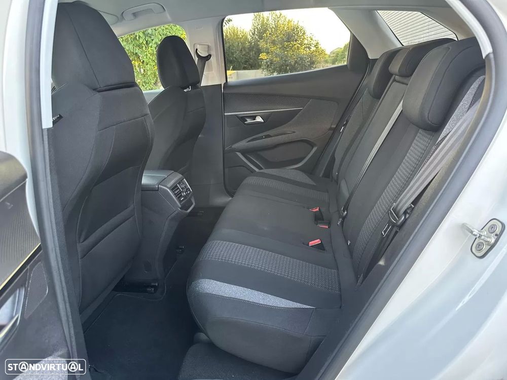 Peugeot 3008 1.2 PureTech Allure - 54