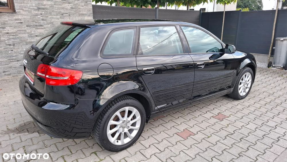 Audi A3 Sportback 1.6 Ambiente - 12