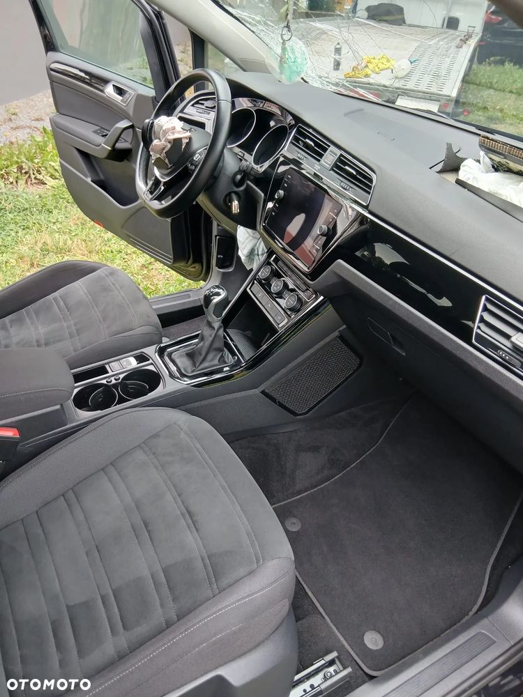 Volkswagen Touran 2.0 TDI SCR Comfortline - 27
