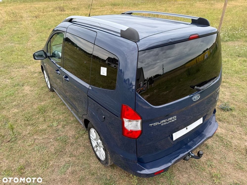 Ford Tourneo Courier 1.0 EcoBoost S&S Ambiente - 32