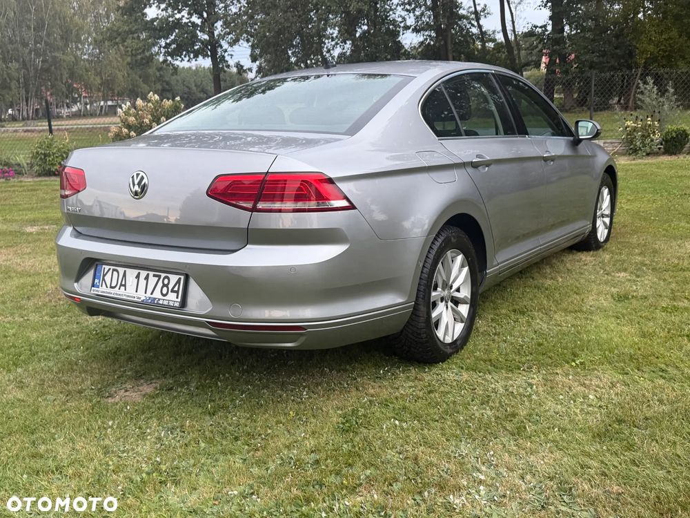 Volkswagen Passat - 9