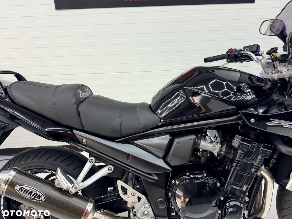 Suzuki Bandit - 25