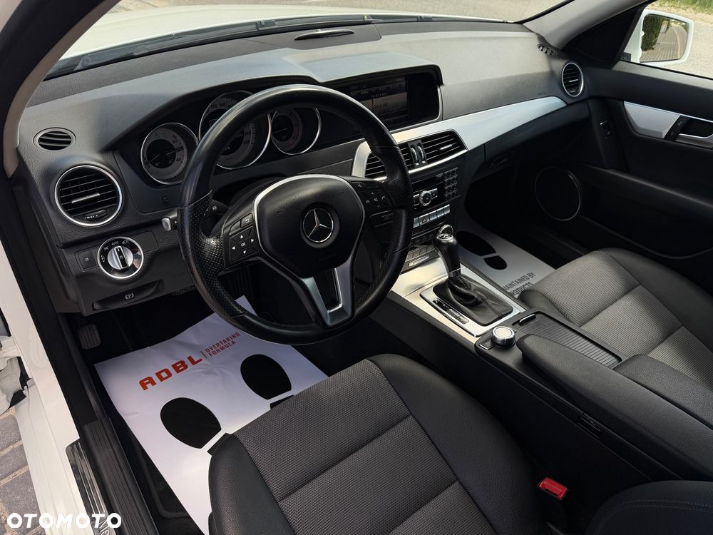 Mercedes-Benz Klasa C 220 CDI 7G-TRONIC Avantgarde Edition - 17
