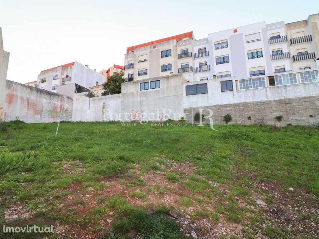 Lote com 297,97m2 para construção em Mina de Água, Amadora - Grande imagem: 2/4
