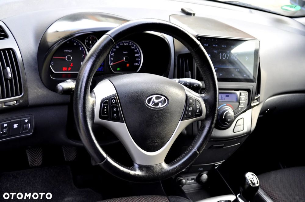 Hyundai i30 1.4 Blue Comfort - 23