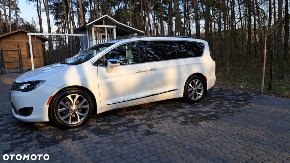 Chrysler Pacifica - 15