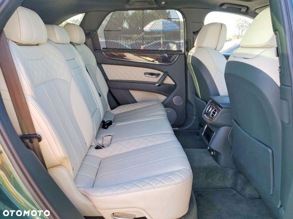Bentley Bentayga - 12