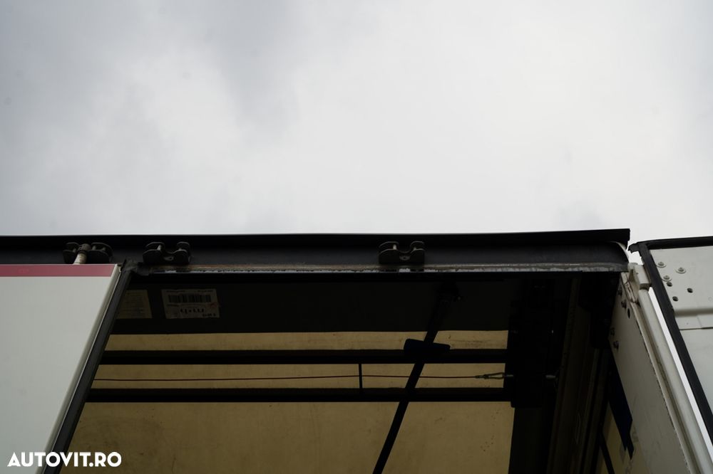 Krone CORTINĂ KRONE / 2024 / COȘ PENTRU PALEȚI / 2 AXE RIDICATIVE / PUȚIN FOLOSIT / - 22