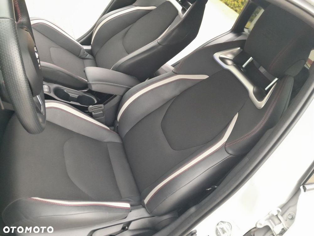 Toyota Corolla 2.0 Hybrid GR Sport - 14