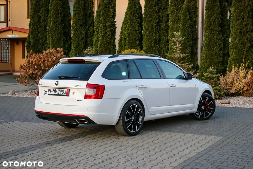 Skoda Octavia 2.0 TDI DSG RS - 11