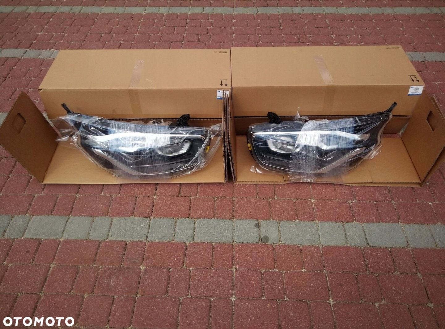 Reflektor lampa BI-XENON TRANSIT CUSTOM 2020 -> LEWY lub PRAWY nowy oryginalny - 1