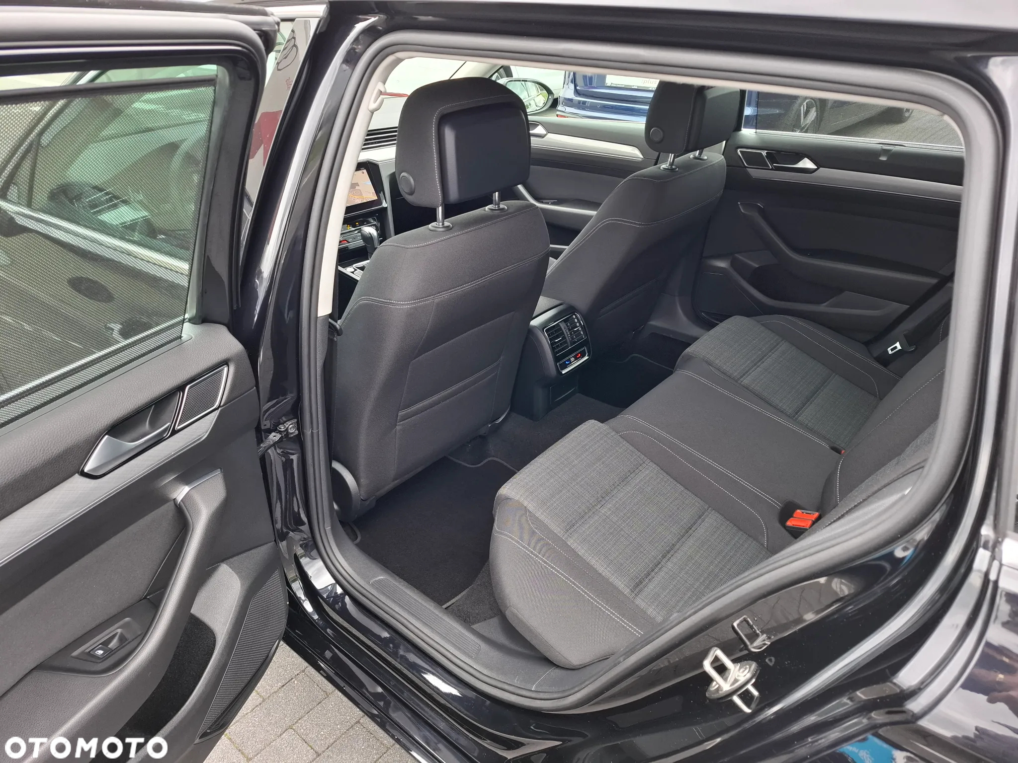 Volkswagen Passat Variant 2.0 TDI SCR DSG Business - 15