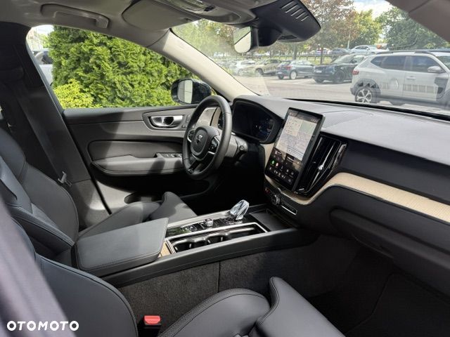 Volvo XC 60 B5 B AWD Plus Dark - 39
