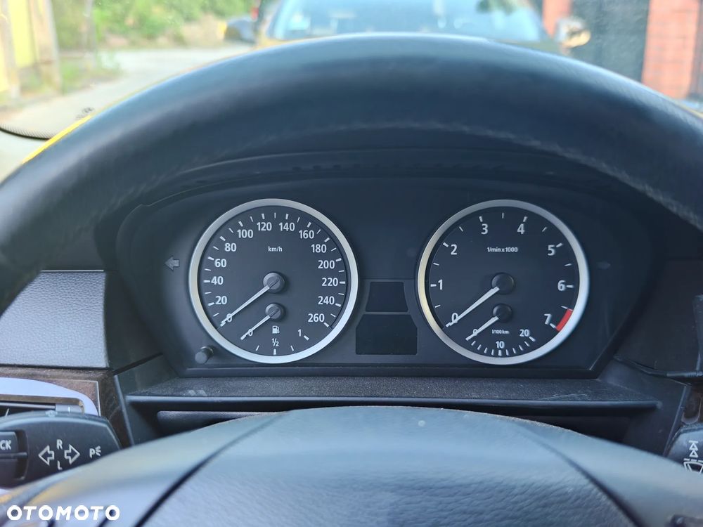 BMW Seria 5 523i - 16