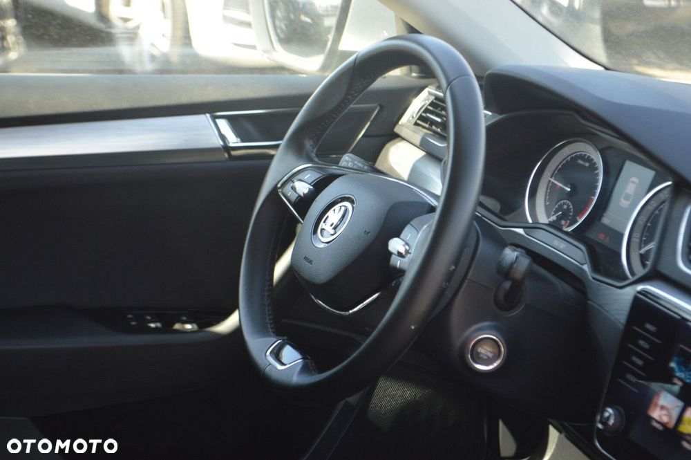 Skoda Superb 2.0 TDI SCR Ambition - 28