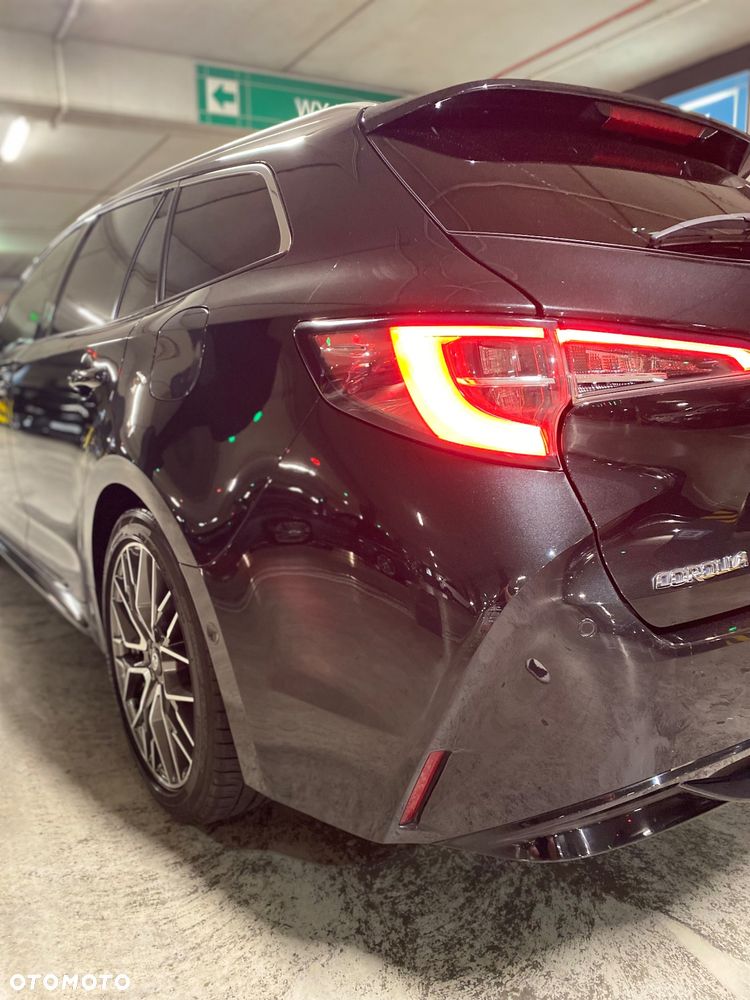 Toyota Corolla 2.0 Hybrid Executive - 22