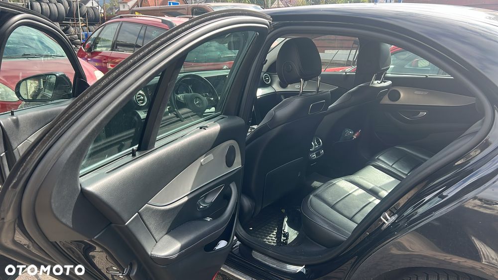 Mercedes-Benz Klasa E 220 d 4-Matic Business Edition 9G-TRONIC - 13